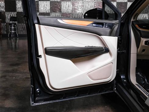 Used 2015 Lincoln MKC AWD w/ Equipment Group 102A Reserve image 31