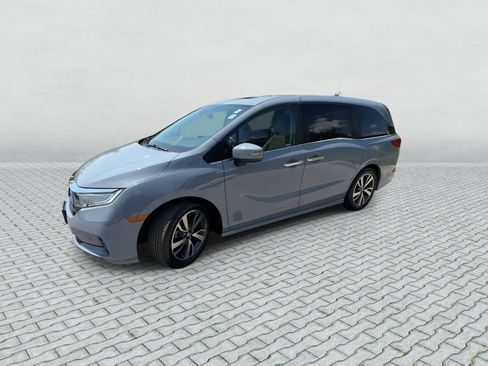 Used 2023 Honda Odyssey Touring image 4