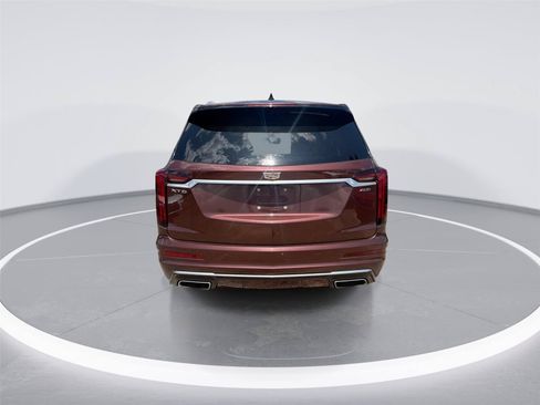 Used 2022 Cadillac XT6 Premium Luxury FWD image 7