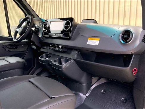 New 2025 Mercedes-Benz Sprinter 2500 image 11