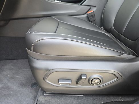 New 2025 Jeep Grand Cherokee Limited w/ Trailer Tow Package image 19