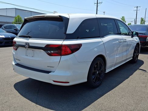 Used 2023 Honda Odyssey Sport image 4