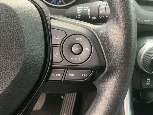 Used 2022 Toyota RAV4 XLE image 29