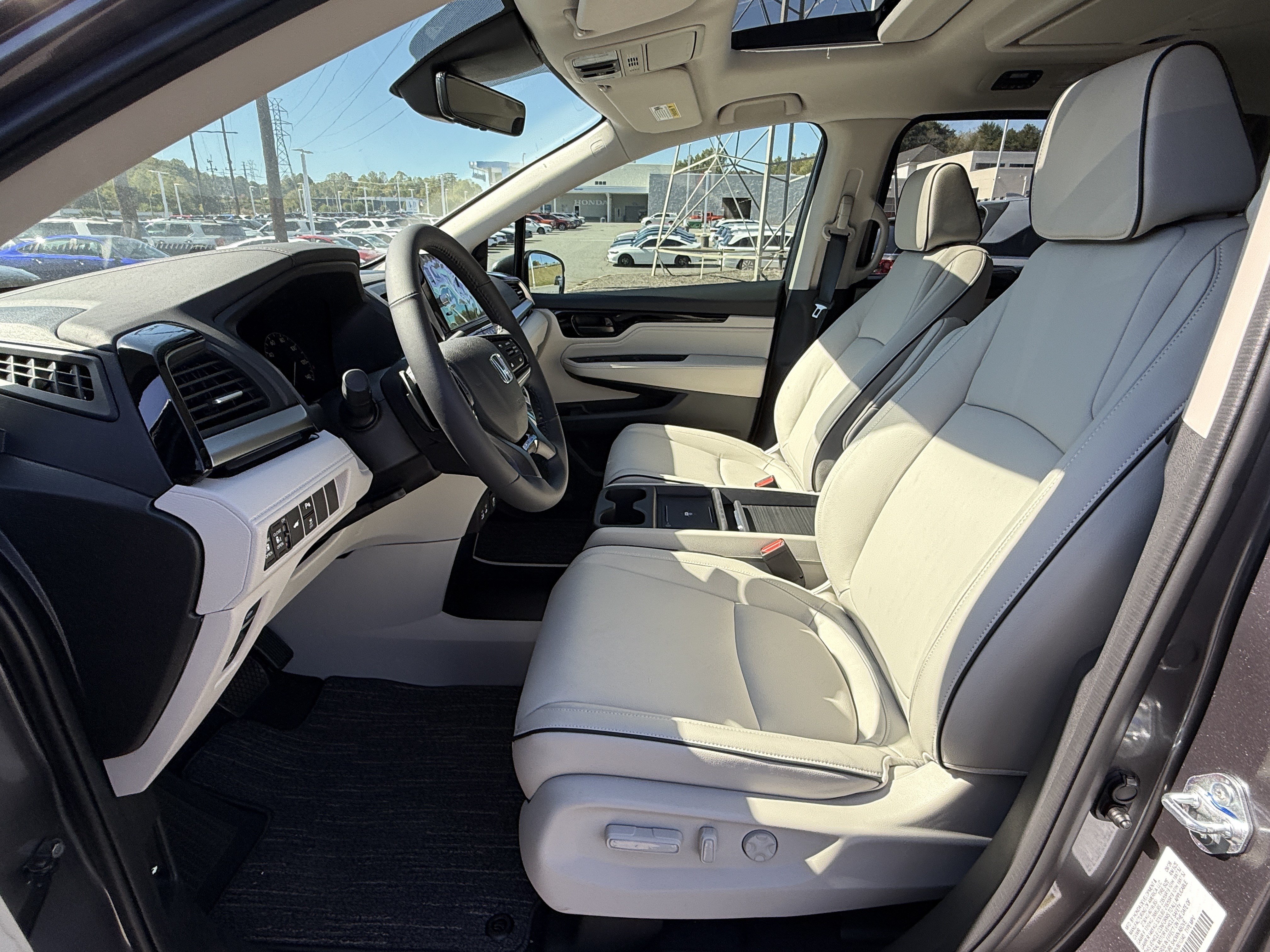 New 2027 Honda Odyssey Touring image 16