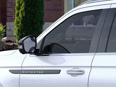 New 2025 Lincoln Navigator L Black Label image 20