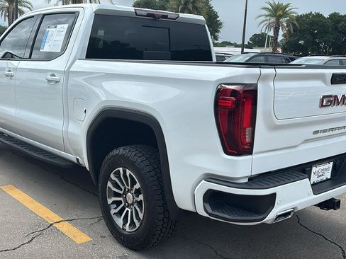 Certified 2022 GMC Sierra 1500 AT4 w/ AT4 Premium Package AWD/4WD image 5