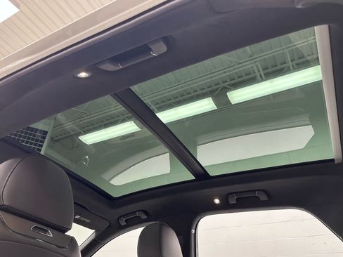 Used 2023 Bentley Bentayga AWD/4WD image 42