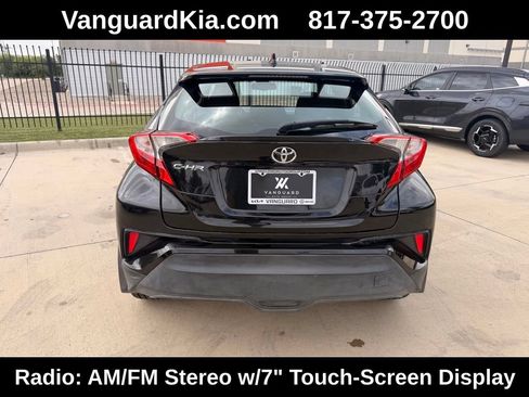 Used 2018 Toyota C-HR XLE FWD image 3