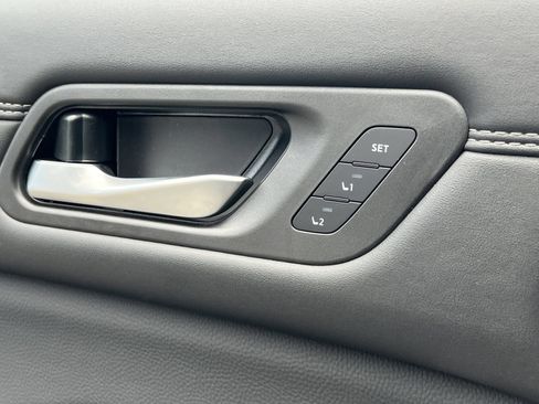 New 2026 Nissan Pathfinder Platinum FWD image 16