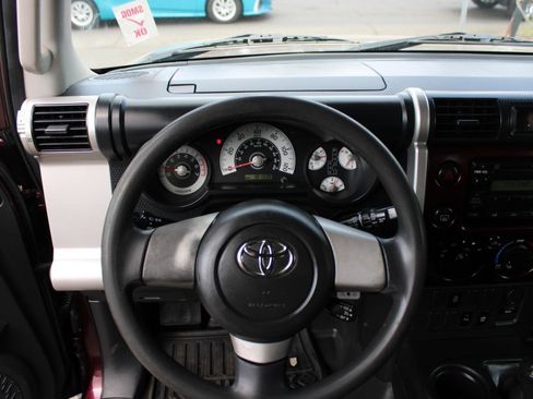 Used 2007 Toyota FJ Cruiser 4WD image 8