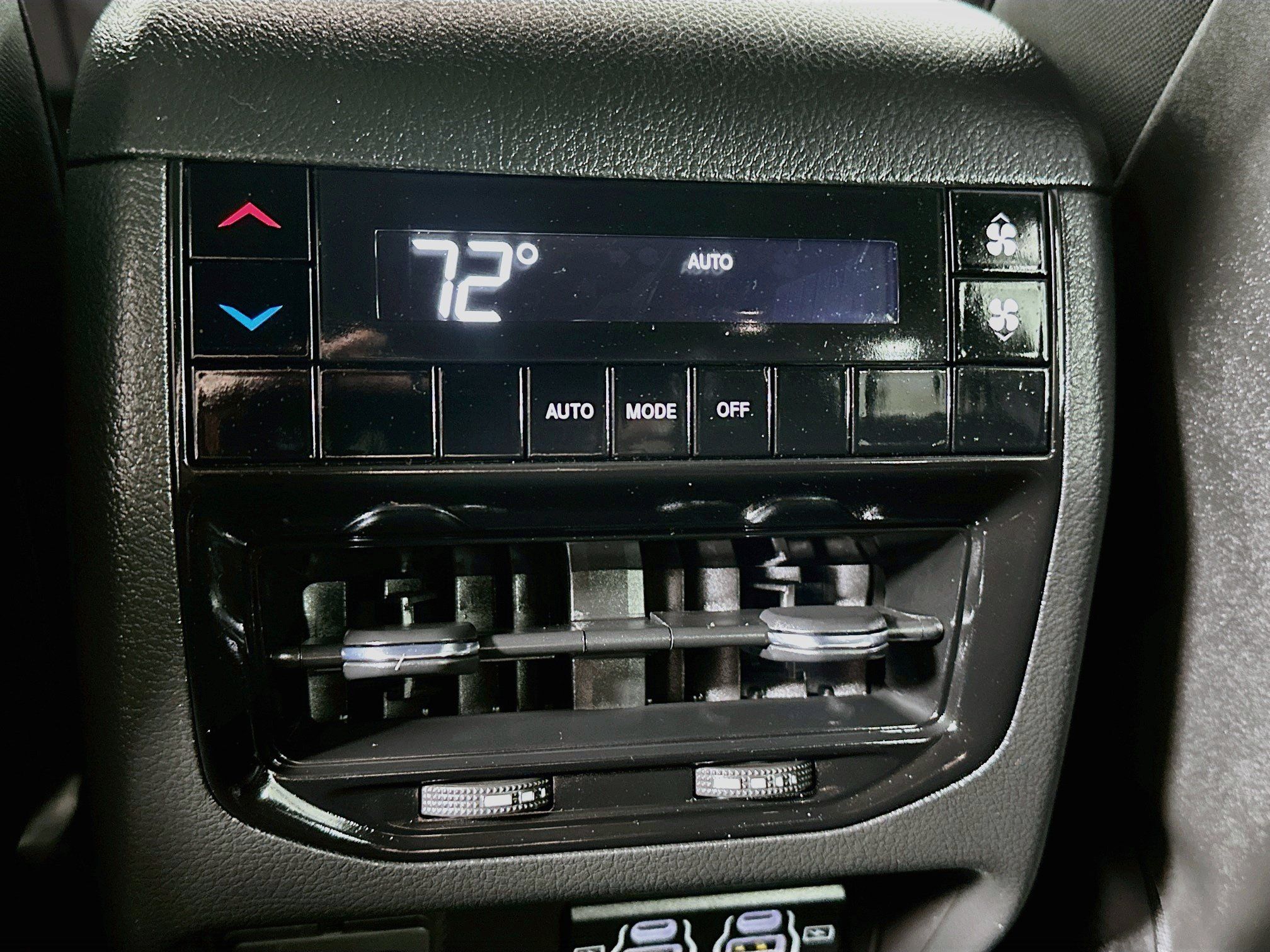 Used 2024 Jeep Grand Cherokee L Laredo AWD/4WD image 23