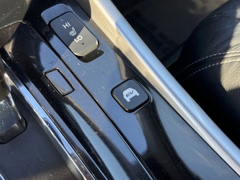 Used 2017 Honda Accord Touring image 27