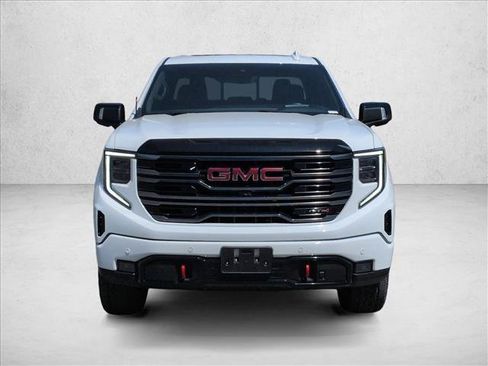 Used 2025 GMC Sierra 1500 AT4 w/ Technology Package AWD/4WD image 3