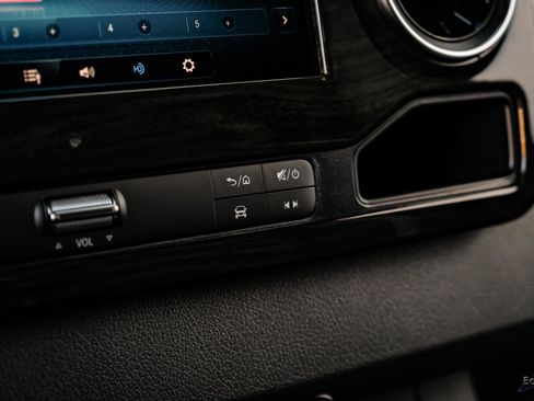 Used 2024 Mercedes-Benz Sprinter 3500 image 57