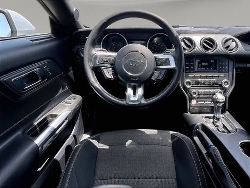 Used 2016 Ford Mustang Coupe RWD image 11
