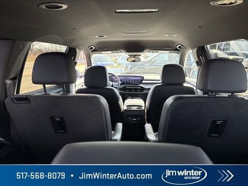 Used 2025 Buick Enclave Preferred image 23