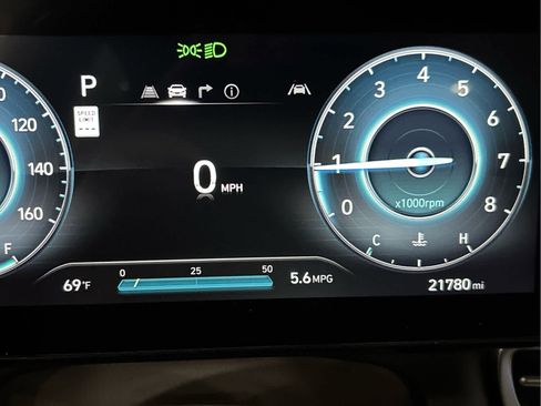 Used 2025 Hyundai Elantra SEL image 9