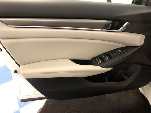 Used 2021 Honda Accord LX image 13