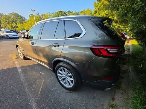 Used 2022 BMW X5 xDrive40i w/ Premium Package AWD/4WD image 4