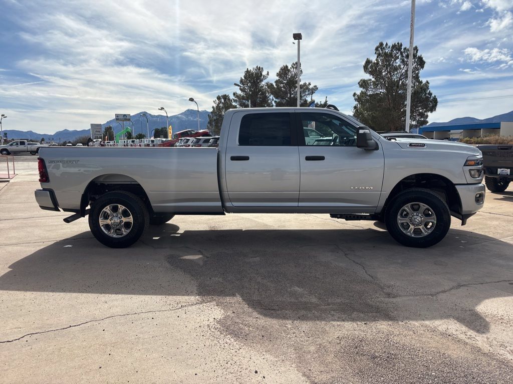 New 2026 RAM 3500 Big Horn AWD/4WD image 4