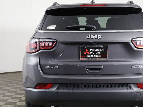 Used 2024 Jeep Compass Latitude w/ Convenience Group AWD/4WD image 10
