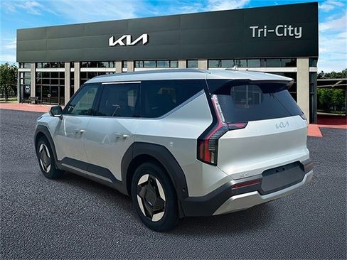 New 2026 Kia EV9 Wind image 3