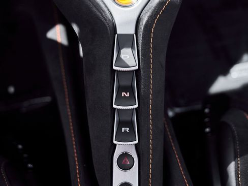 Used 2025 McLaren 750S Spider RWD image 65