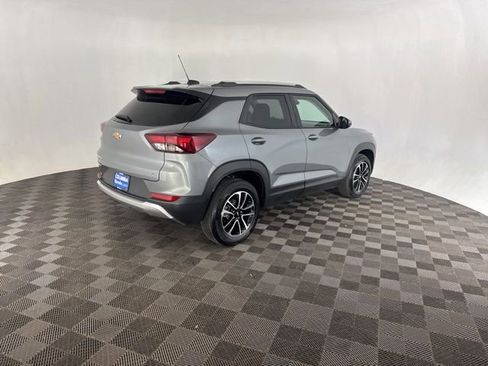 Used 2025 Chevrolet TrailBlazer LT AWD/4WD image 6