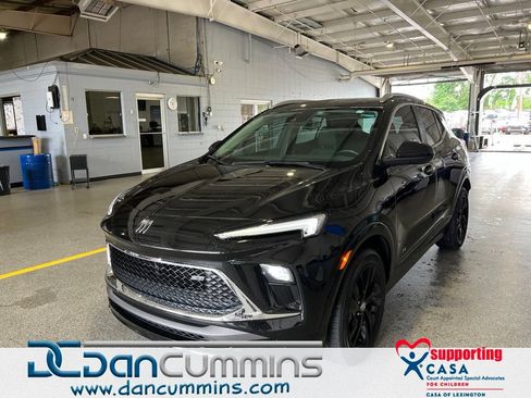 Used 2025 Buick Encore GX Sport Touring FWD image 1