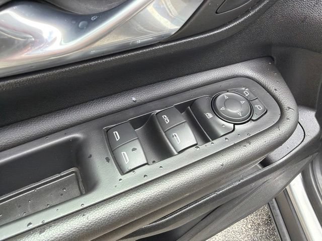 Used 2023 GMC Terrain SLE FWD image 13