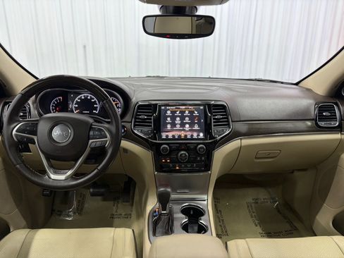 Used 2020 Jeep Grand Cherokee Overland AWD/4WD image 10