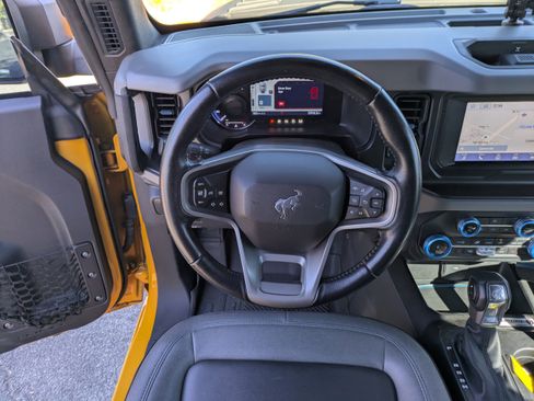 Used 2022 Ford Bronco Black Diamond w/ Sasquatch Package image 14