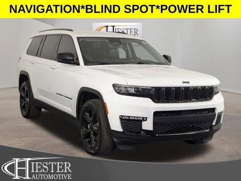 Used 2022 Jeep Grand Cherokee L Limited w/ Black Appearance Package RWD image 1