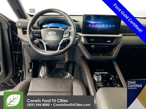 Certified 2025 Ford Explorer Platinum w/ Ultimate Package image 27