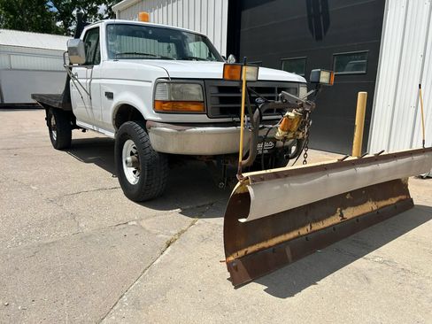 Used 1996 Ford F250 4x4 Regular Cab image 2
