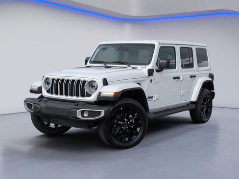 Used 2025 Jeep Wrangler Unlimited Sahara AWD/4WD image 2