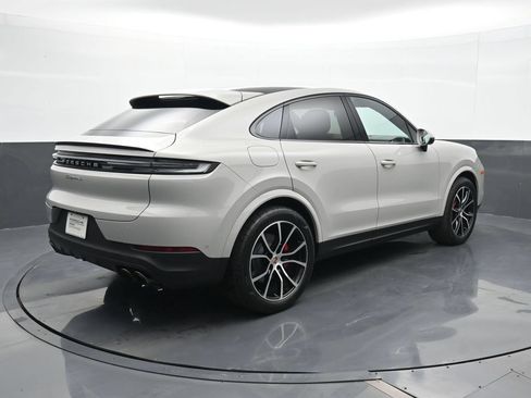 Certified 2025 Porsche Cayenne S AWD/4WD image 23
