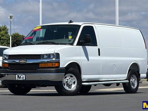 Used 2025 Chevrolet Express 2500 w/ Driver Convenience Package RWD image 8
