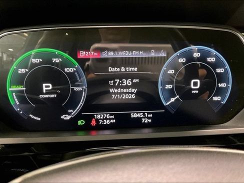 Certified 2023 Audi e-tron Premium Plus w/ Premium Plus Package AWD/4WD image 20