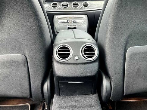 Used 2019 Mercedes-Benz E 300 image 33