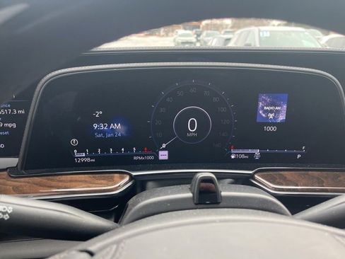 Used 2024 Cadillac Escalade Sport Platinum w/ LPO, ONYX Package image 11