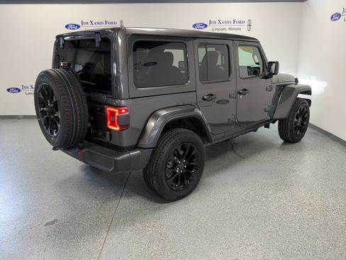 Used 2025 Jeep Wrangler Unlimited Sahara w/ Safety Group AWD/4WD image 34