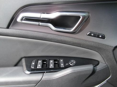 Used 2025 Kia Sportage SX FWD image 19