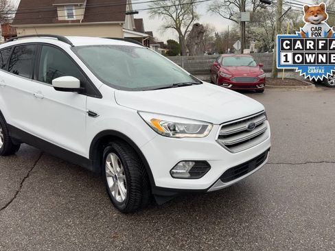 Used 2019 Ford Escape SEL AWD/4WD image 2