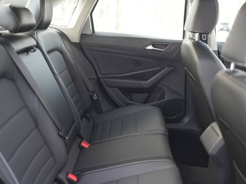 Used 2022 Volkswagen Jetta SE w/ Panoramic Sunroof Package image 24