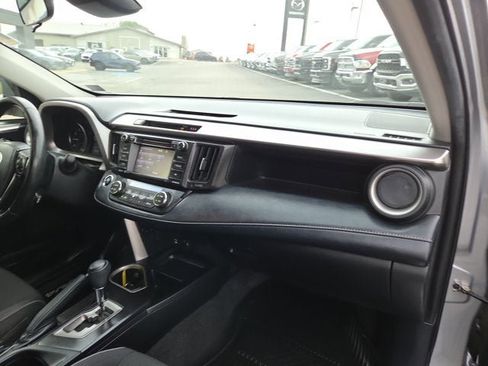 Used 2018 Toyota RAV4 XLE image 12