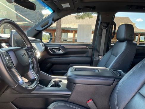 Used 2021 Chevrolet Suburban Z71 w/ Luxury Package AWD/4WD image 46