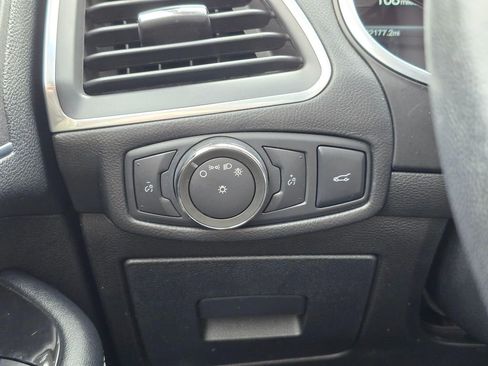 Used 2016 Ford Edge Titanium w/ Technology Package image 29