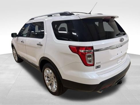 Used 2014 Ford Explorer XLT w/ Equipment Group 202A image 3