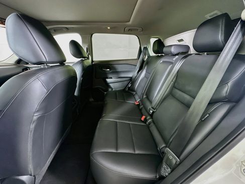 Used 2023 Nissan Rogue SL FWD image 27